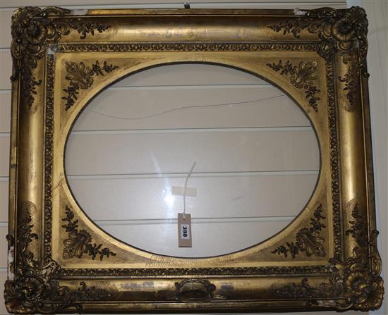 A Victorian gilt picture frame